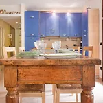 A Due Passi Dal Apartment *